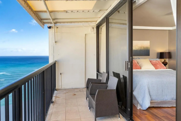 Oceanview Penthouse Suite