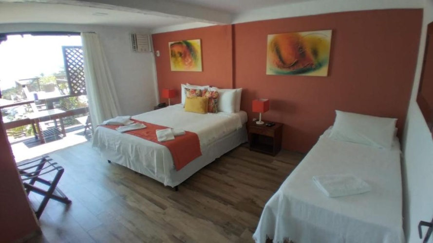 Standard Triple room with sea view
