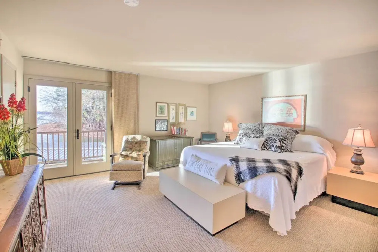 Fireplace, Pool Access: Waterfront Hot Springs Gem