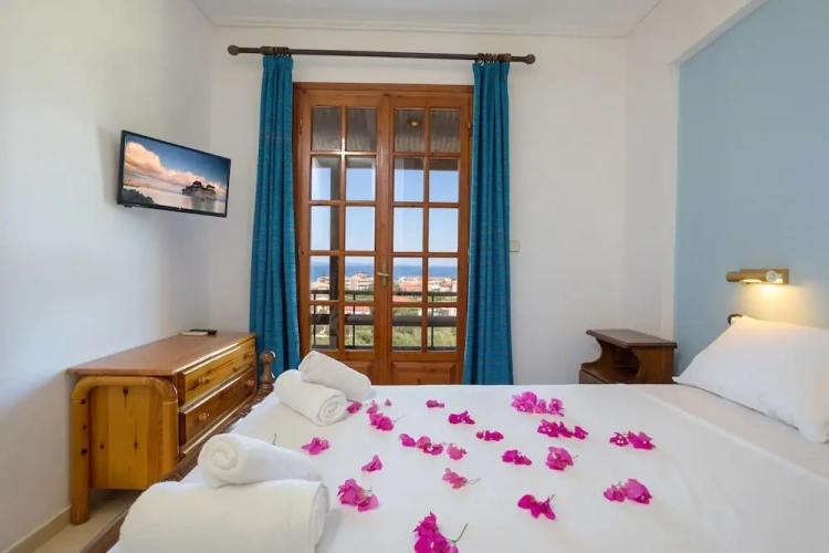 Economy Double room with balcony and with sea view