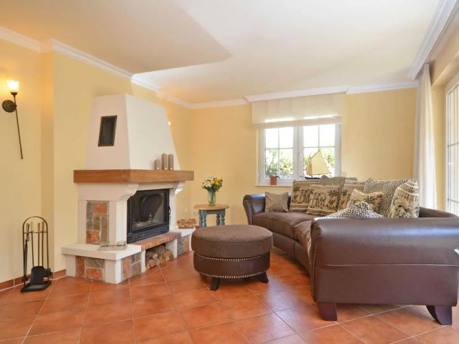 2 Bedrooms Cottage