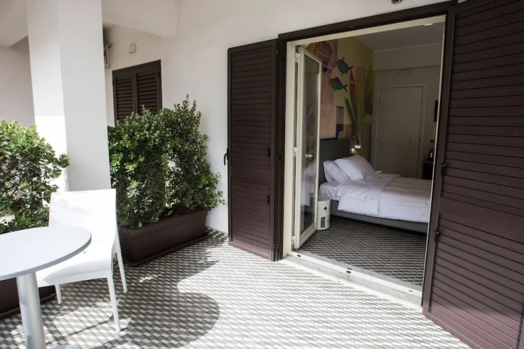 Comfort room