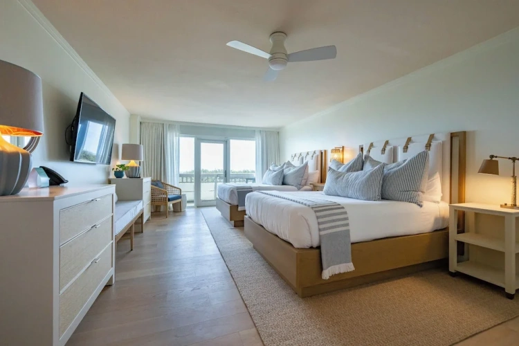 Superior Quadruple room with balcony and with bay view