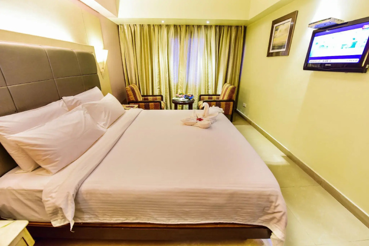 Hotel Swosti Grand