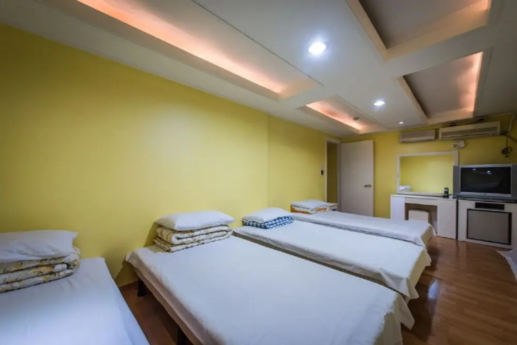 Hostel Korea 6