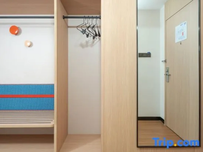 Superior Twin room with city view