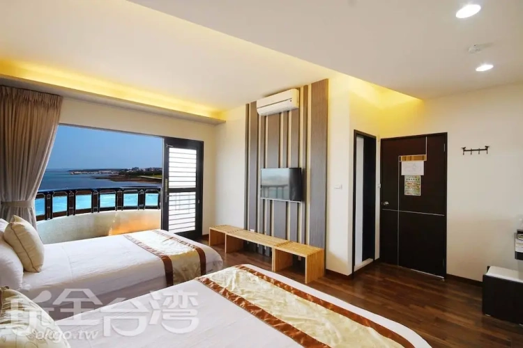 Luxury Quadruple room with ocean view