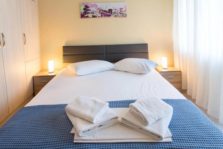 2 Bedroom Modern Apartment in Perea