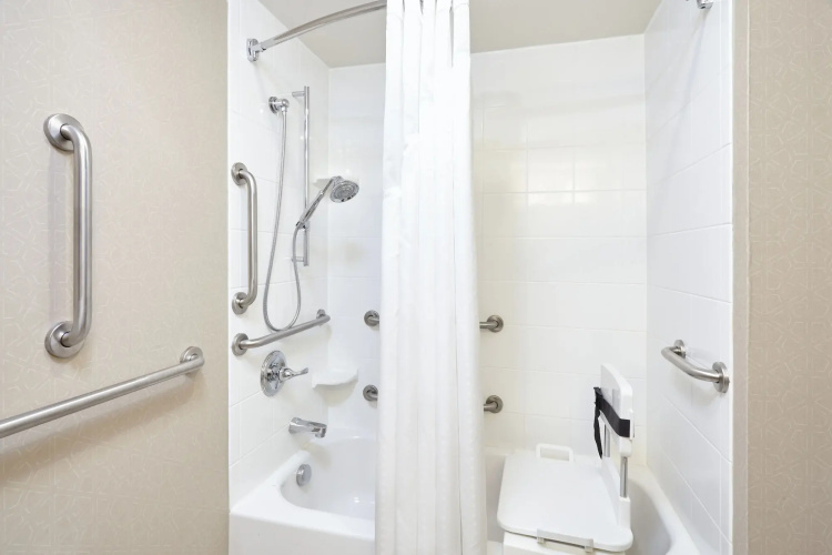 Holiday Inn Express Hampton - Coliseum Central by IHG