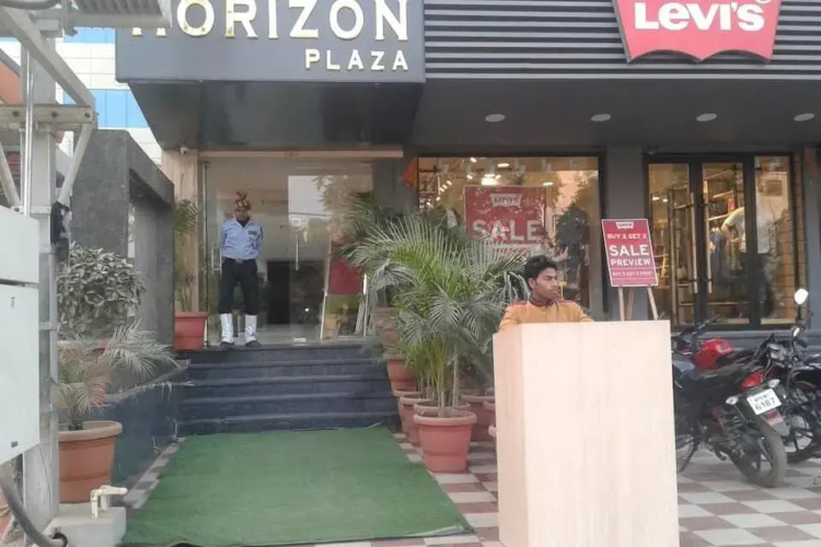 Hotel Horizon Plaza