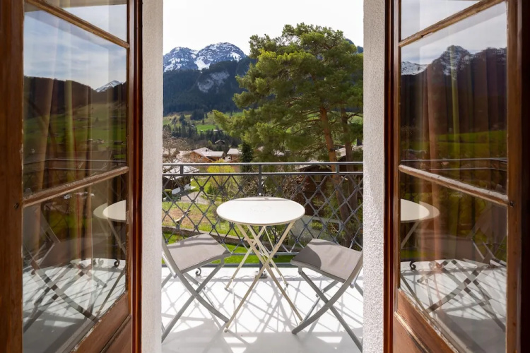 Alpine Apartment With Stunning Views