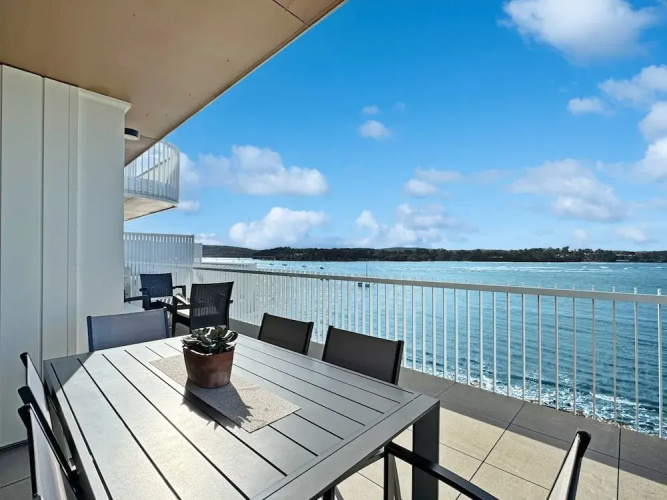Deluxe 3-bed Unit With Views