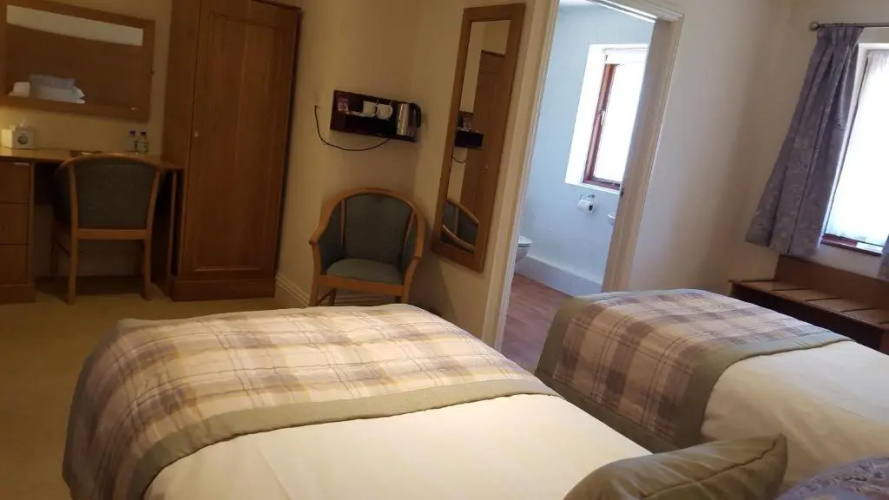 Apple Tree Hotel