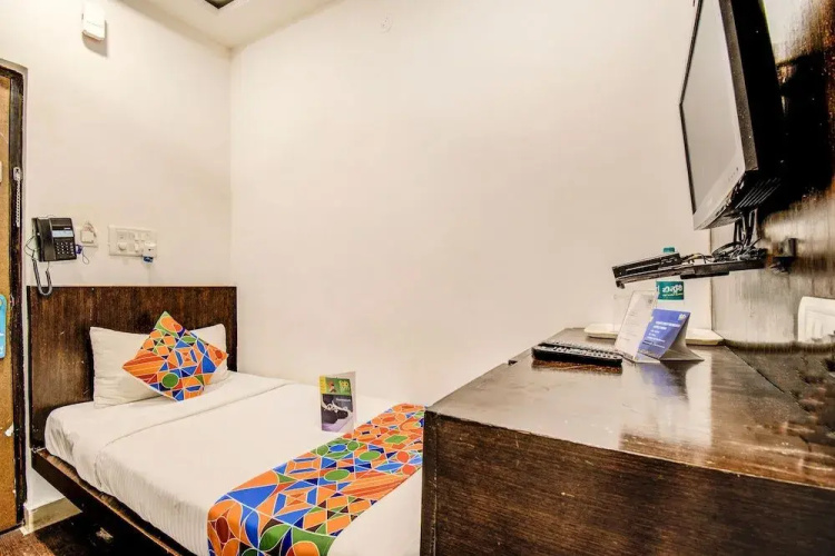 FabHotel Scarlet