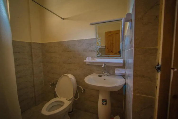 Borith Lake Hotel & Resort