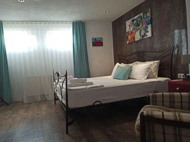 Economy Double Basement room
