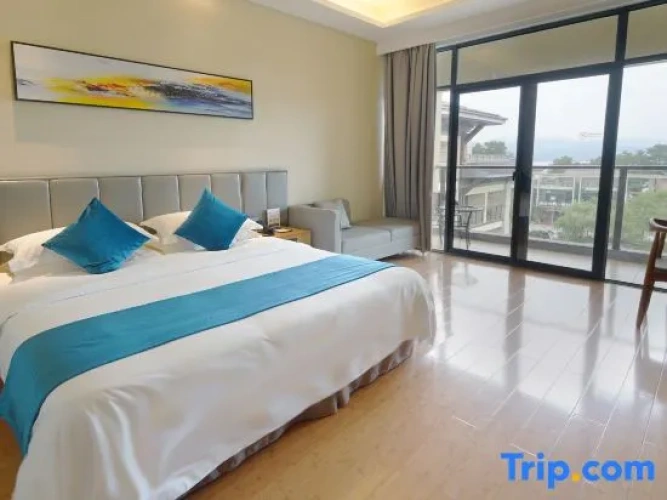 Standard Double room with lake view