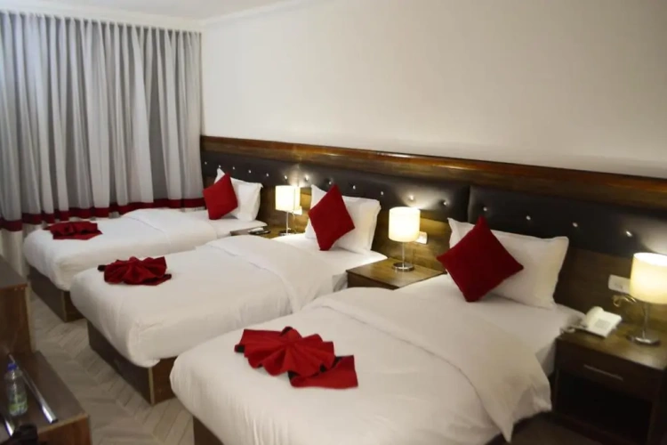 Standard Triple room