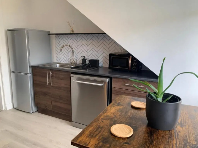 Lovely 2 Bedroom Apartment in Central Location