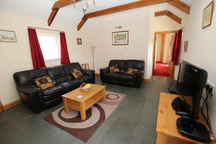 2 Bedrooms Cottage