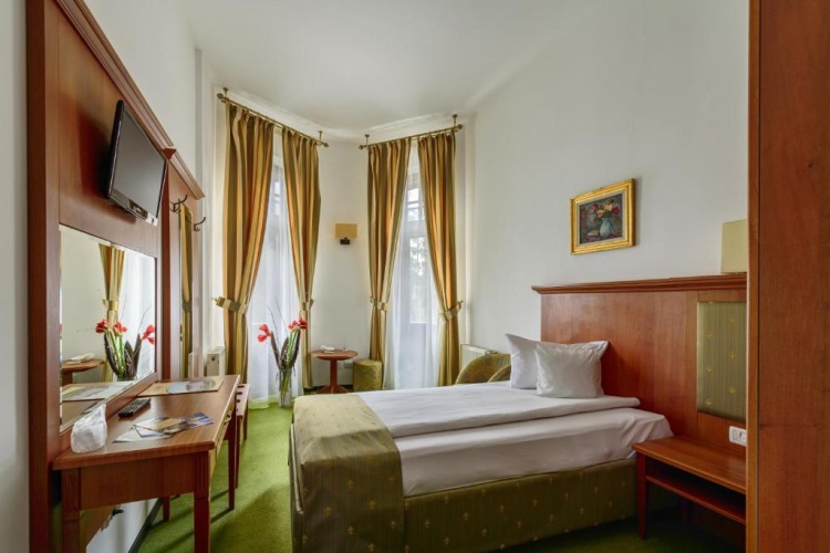 Standard Twin room with balcony and with view