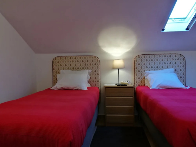 Economy room