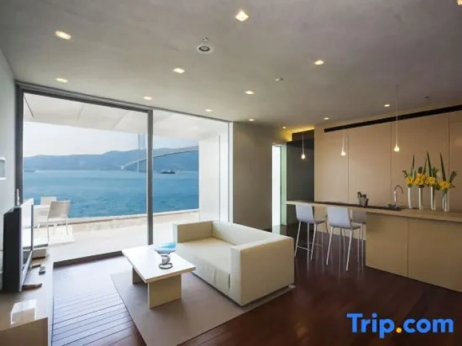 Twin Suite with ocean view