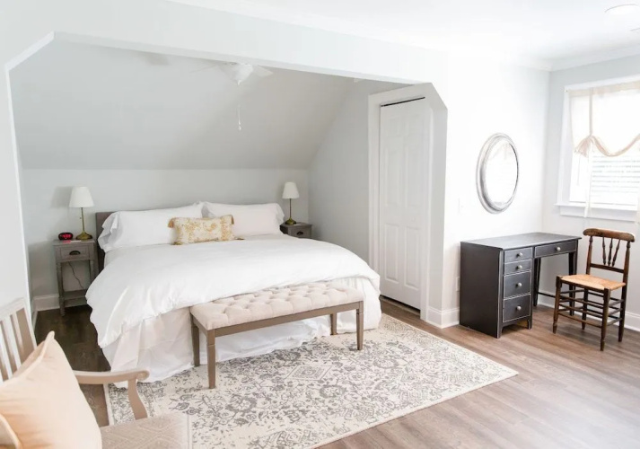 AVA House Bed & Breakfast