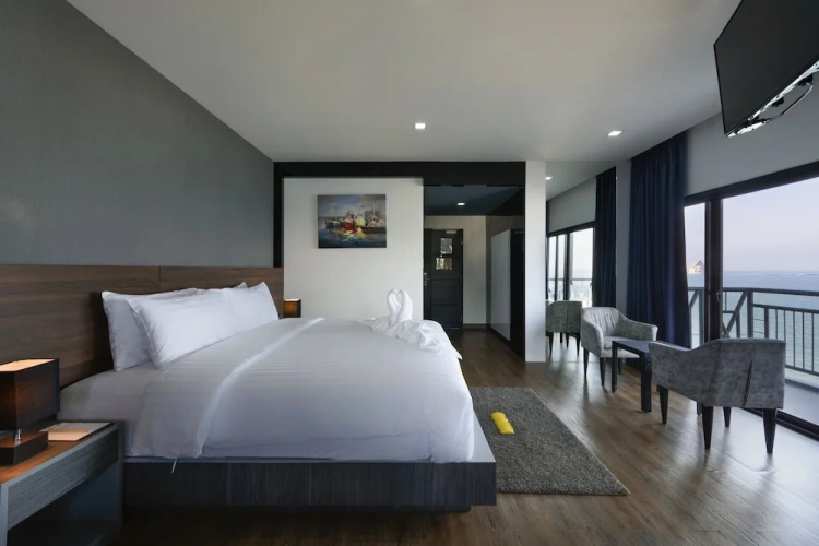 1 Bedroom Deluxe Double room with balcony and with ocean view