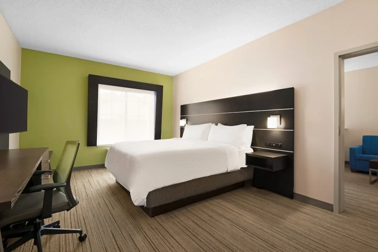 1 Bedroom Suite