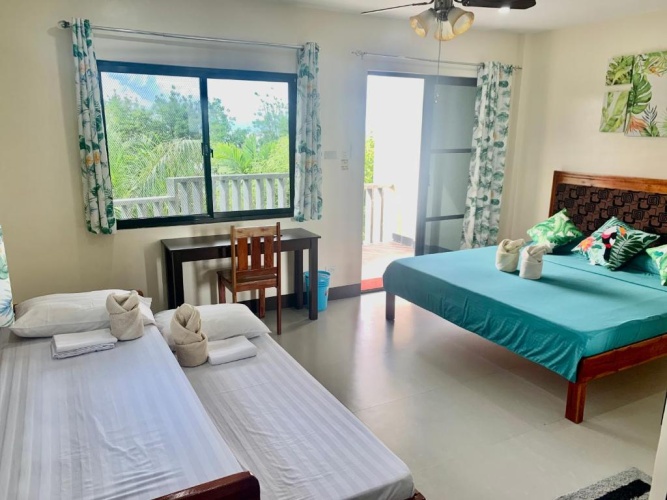 Standard Quadruple room with sea view