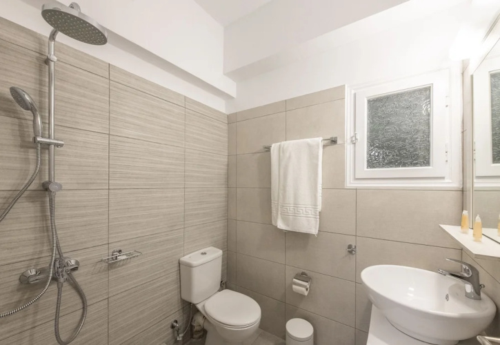 Moraitis - Gaia Lux Inn