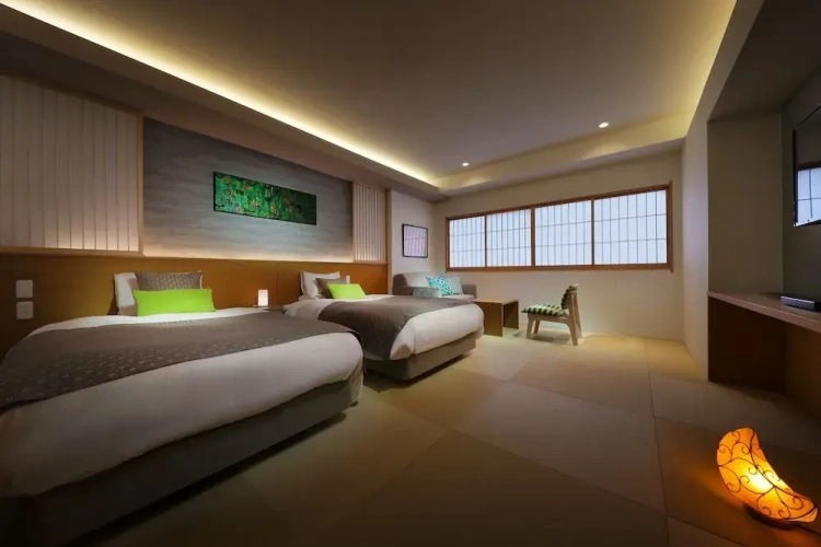 Standard Twin room with city view