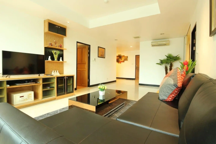 Deluxe Quadruple Suite