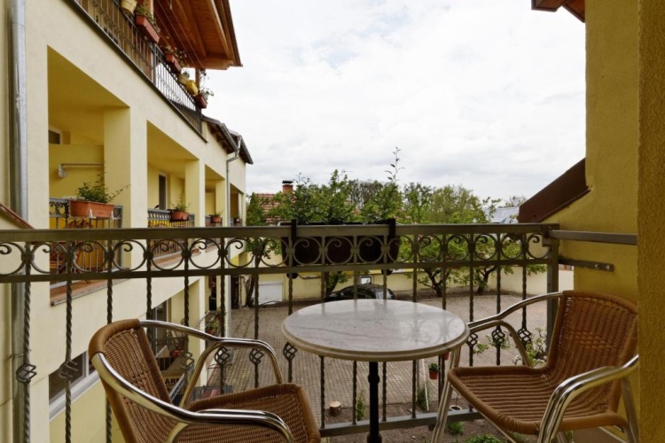Standard Triple room with balcony
