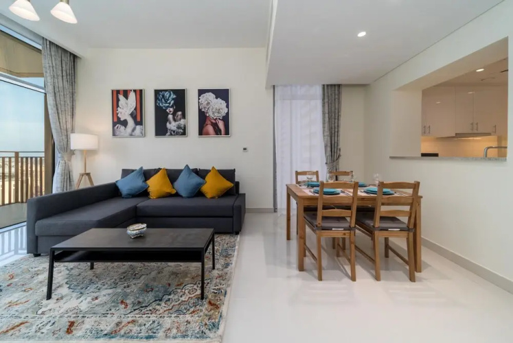 Lux BnB BLVD Central
