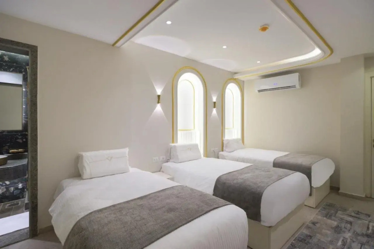 Pyramids Plateau Hotel