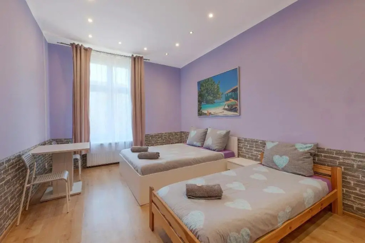 Queen Apartments