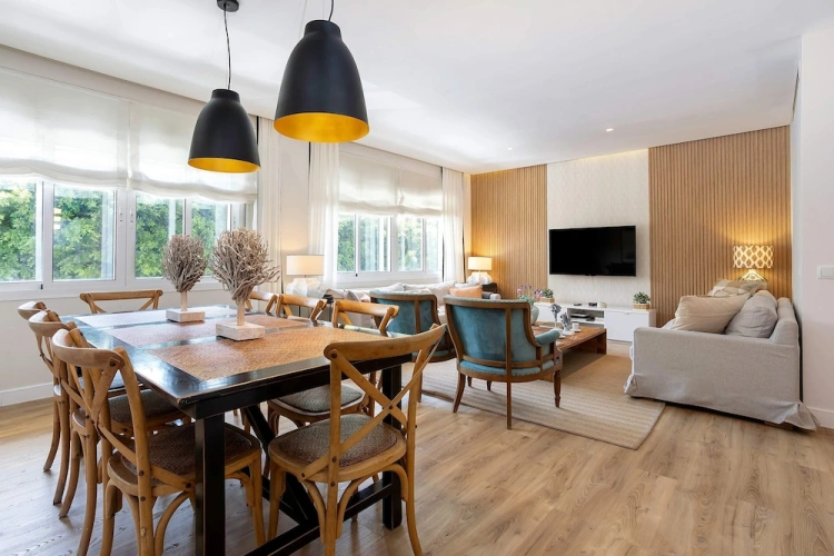 3 Bedrooms Apartment