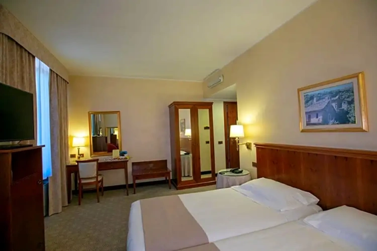 Standard Twin room with balcony