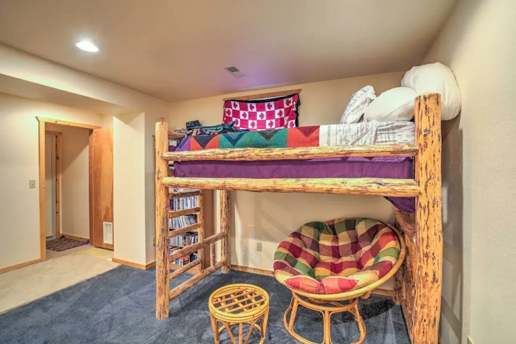 Luxe Alpine Cabin w/ Wraparound Deck & Mtn Views!