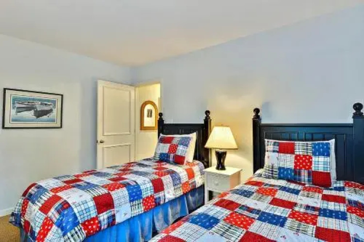 4585 Parkside Villa