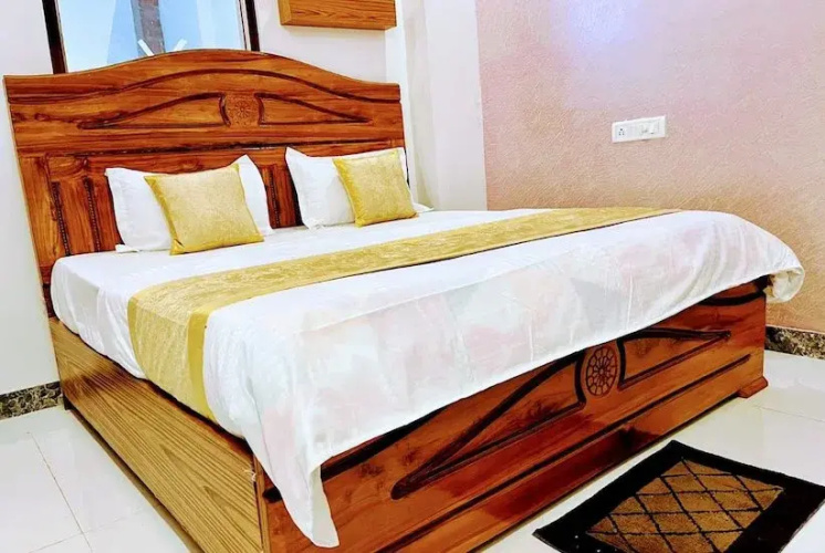 Awadh Hotel