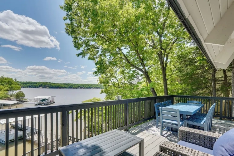 3 Bedrooms Cottage with balcony