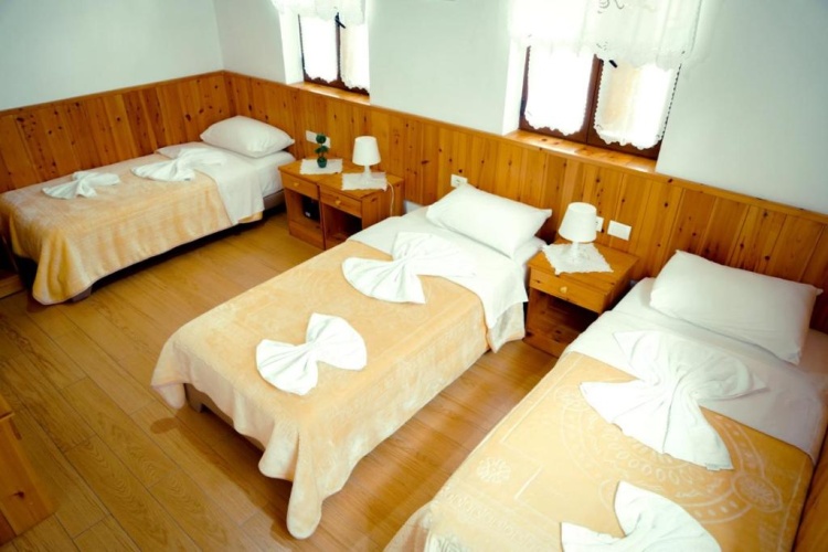 Deluxe Quadruple room