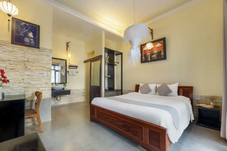 Standard Double room with view