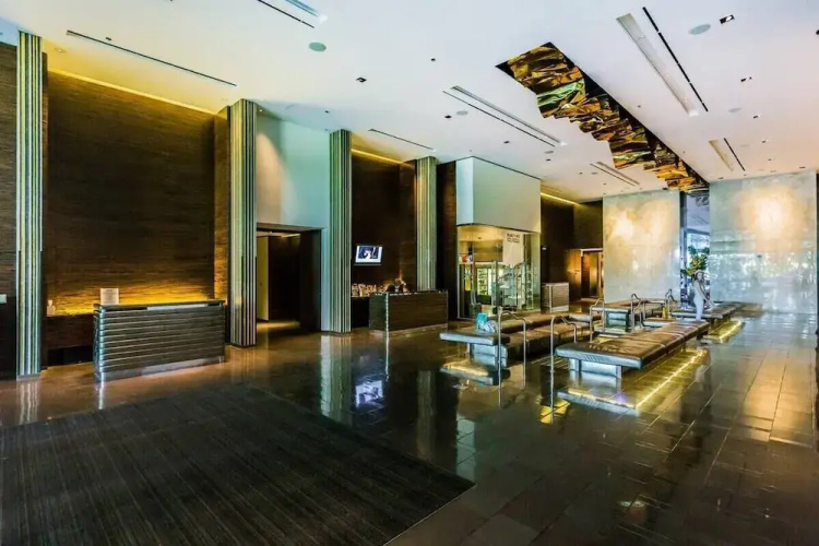 Charming High Floor Strip Views Palms Studio 30306