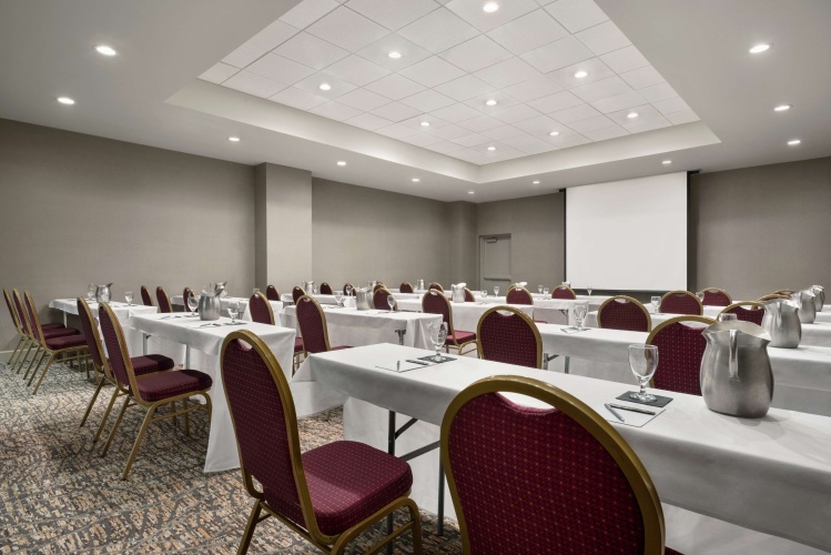 Embassy Suites by Hilton Cleveland Rockside photo 20