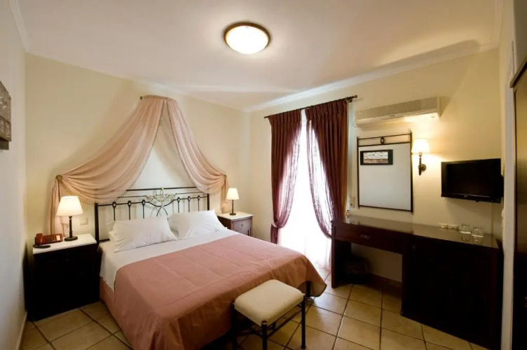 Ostria Hotel