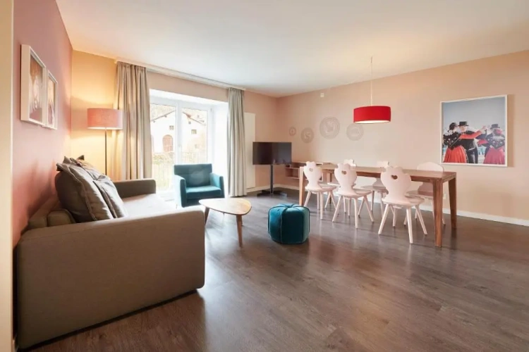 2 Bedrooms Apartment